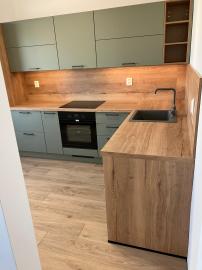 PRIPRAVUJEME – Štýlový 3-iz byt po luxusnej rekonštrukcii